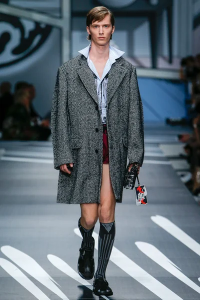 Look 39